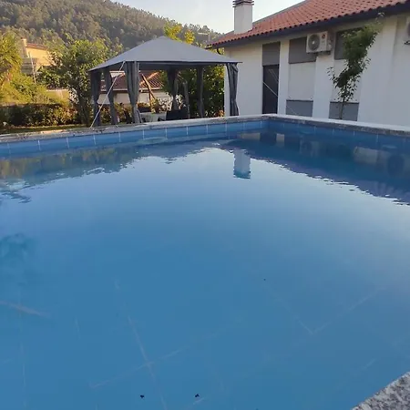 Casa Dos Avos Holiday home *